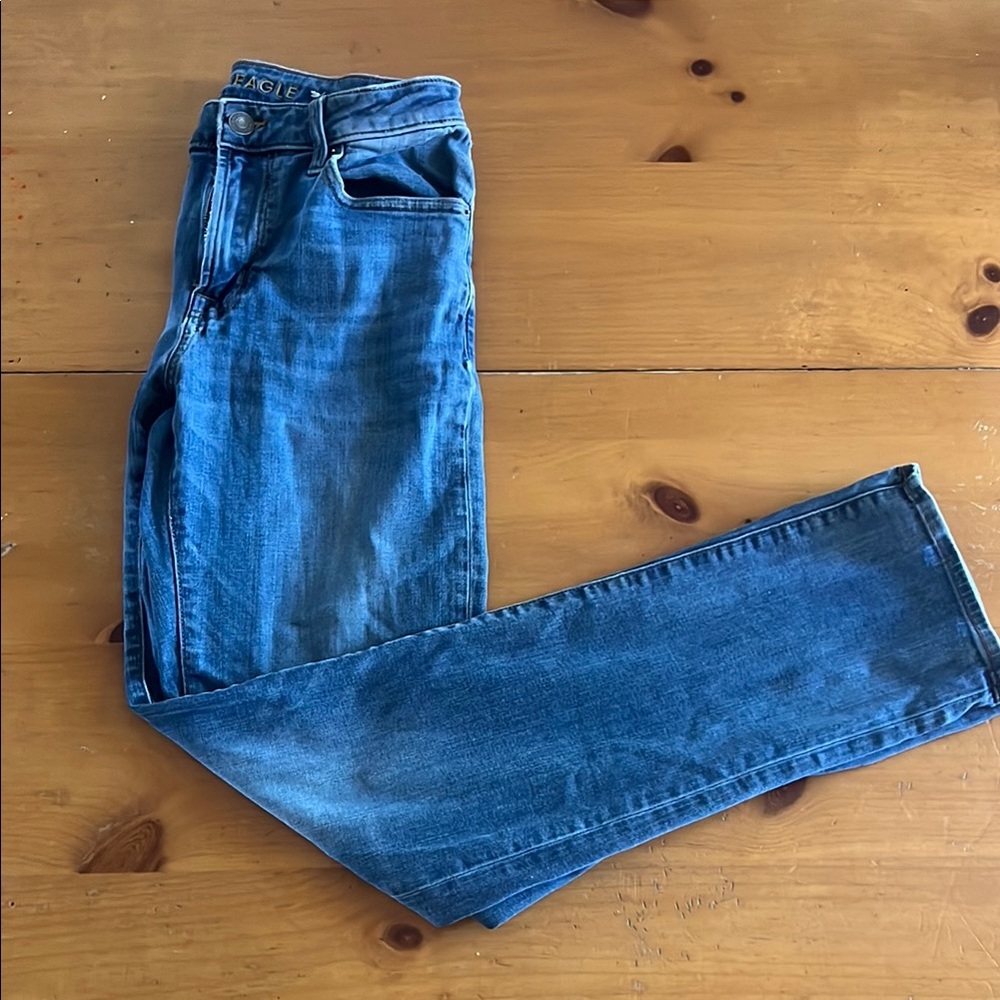 Men's American eagle original straight jeans.